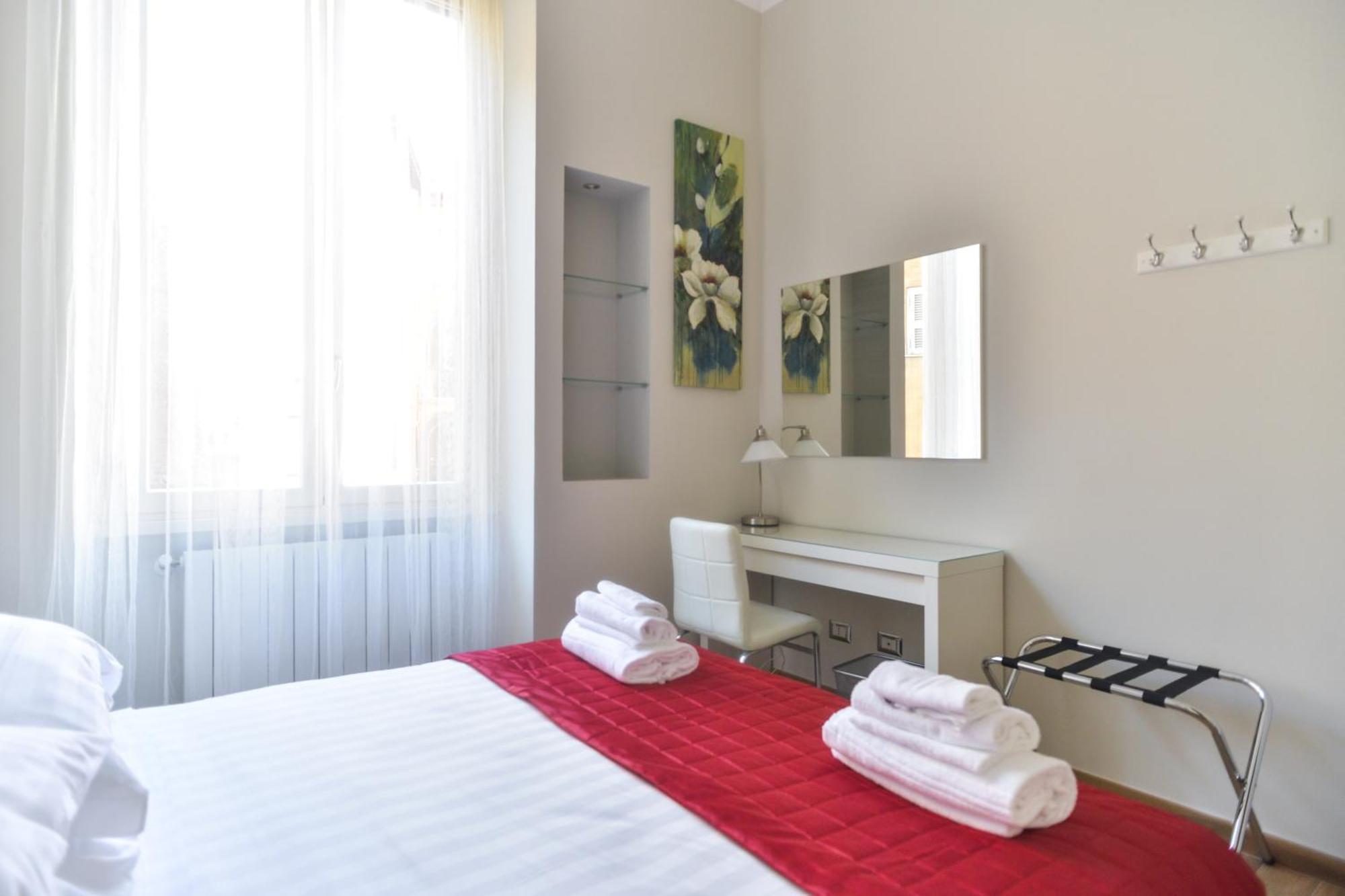 Lata Luxury Roma